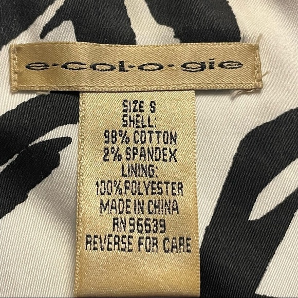 ✅HOST Pick✅ e-col-o-gie Cropped Jacket, Small - Picture 4 of 10